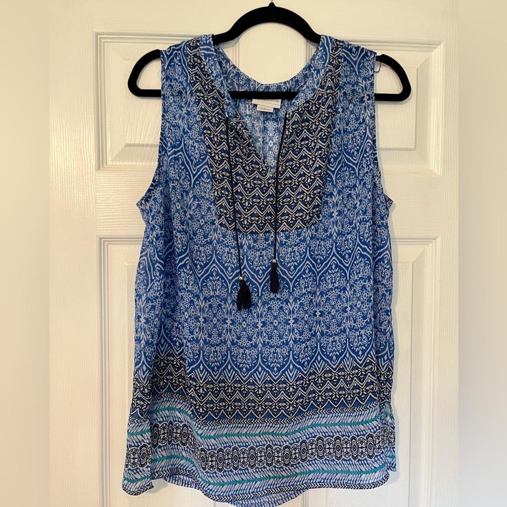 Liz Claiborne Blue and Black Geometric Top